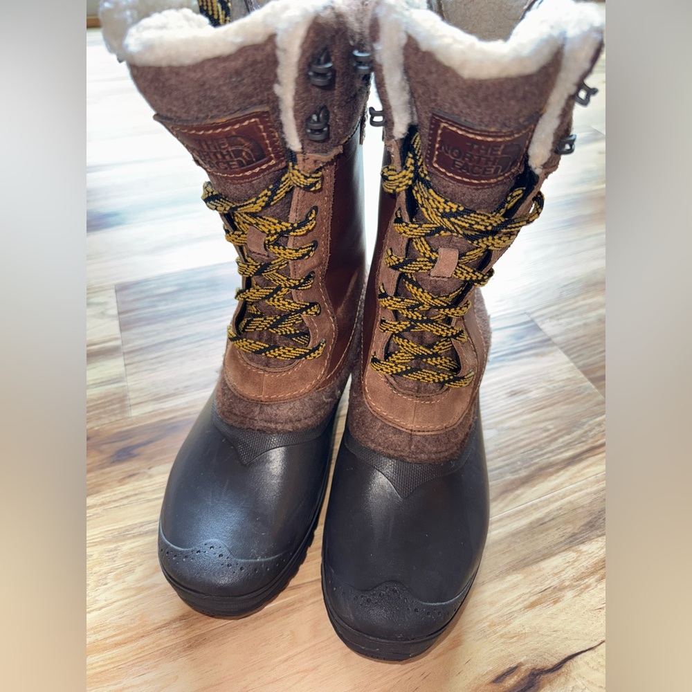 The North Face- Shellista lll Mid Apres Boots - Picture 3 of 11